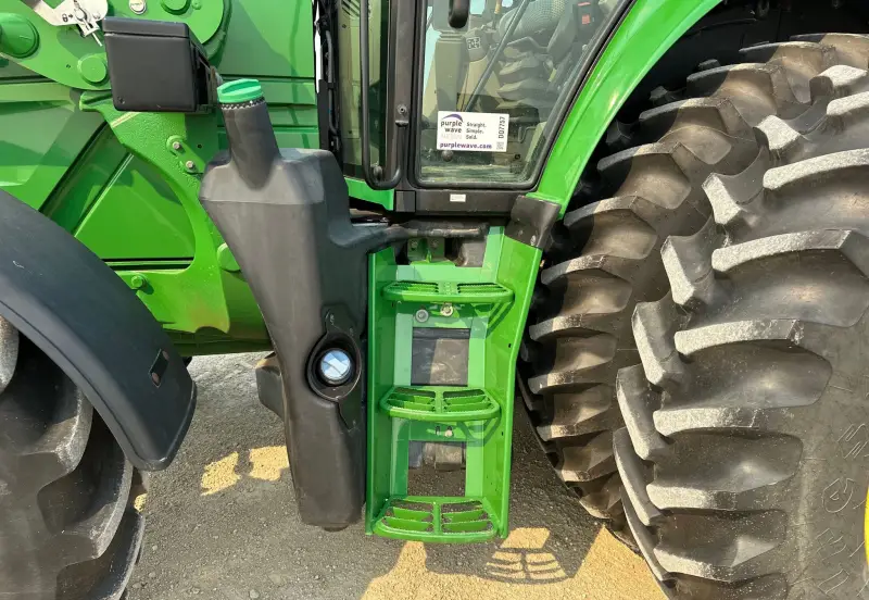 2020 John Deere 6155M photo 9