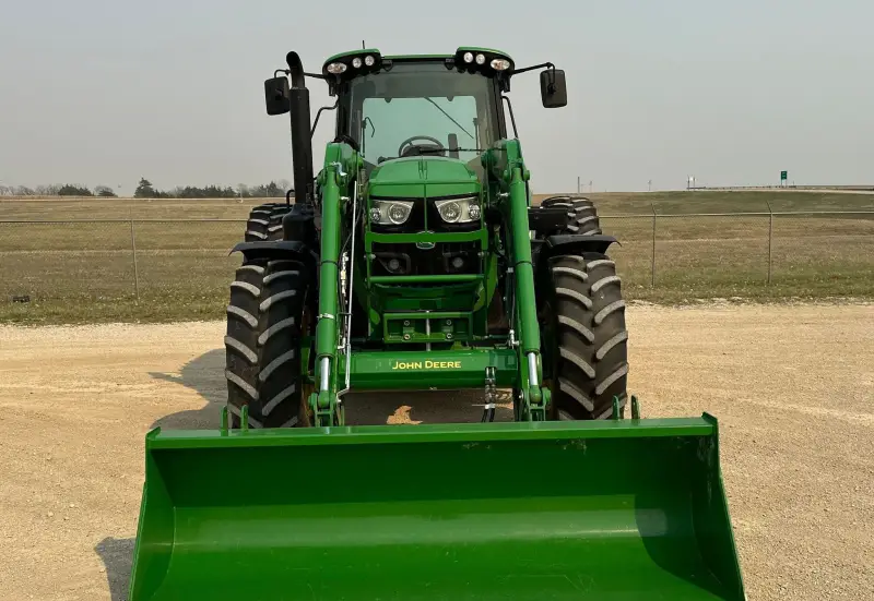 2020 John Deere 6155M photo 3