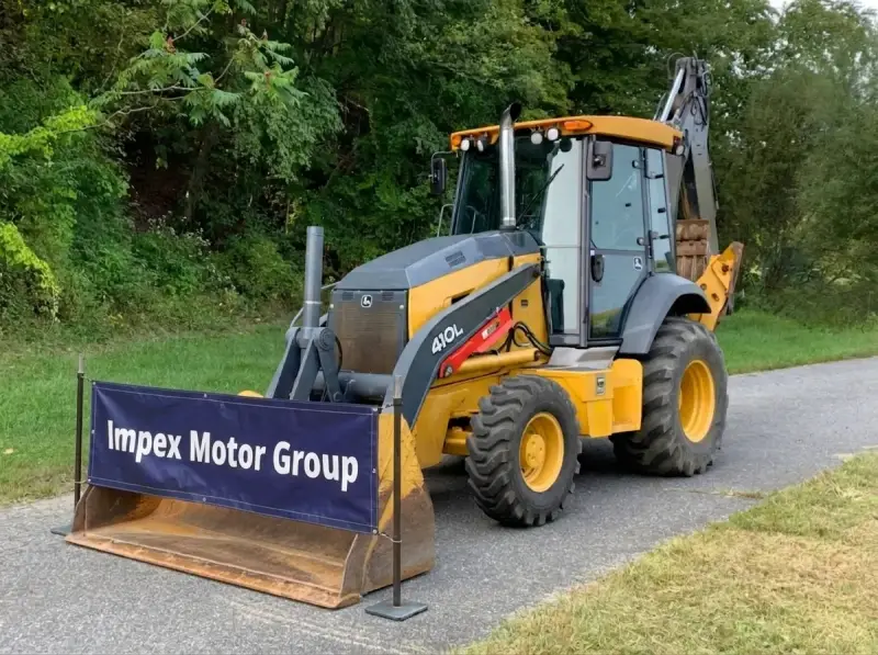 2017 John Deere 410L photo 2
