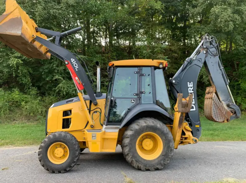 2017 John Deere 410L photo 3