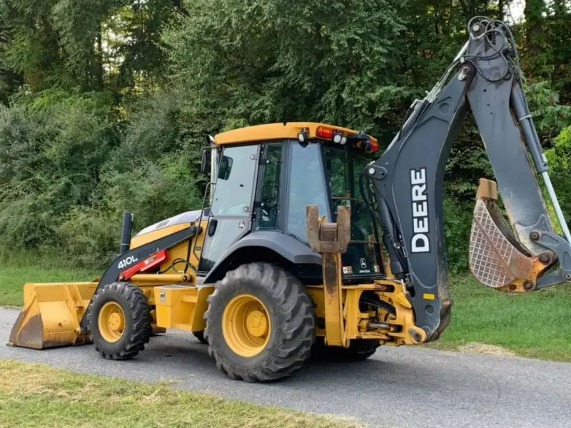 2017 John Deere 410L photo 6