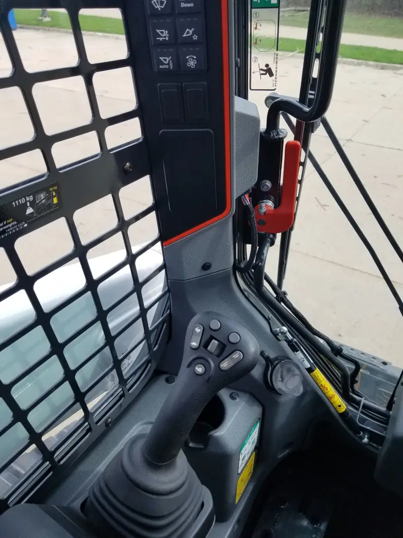 2020 Bobcat T66 photo 7