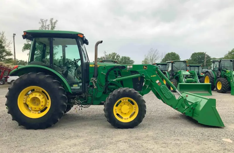 2013 John Deere 5100E MFWD Tractor photo 4