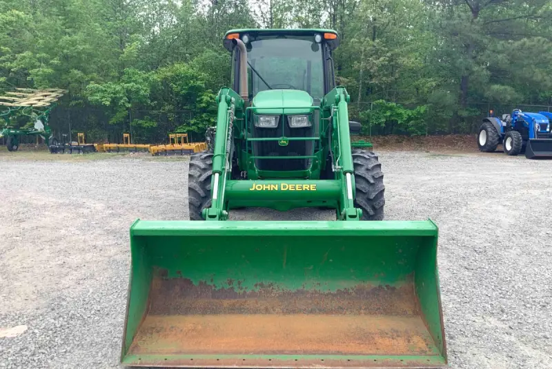 2013 John Deere 5100E MFWD Tractor photo 2