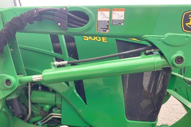 2013 John Deere 5100E MFWD Tractor photo 20