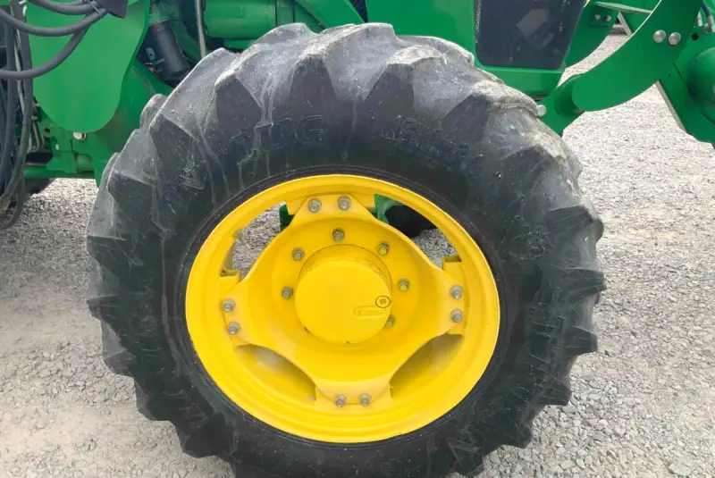 2013 John Deere 5100E MFWD Tractor photo 39