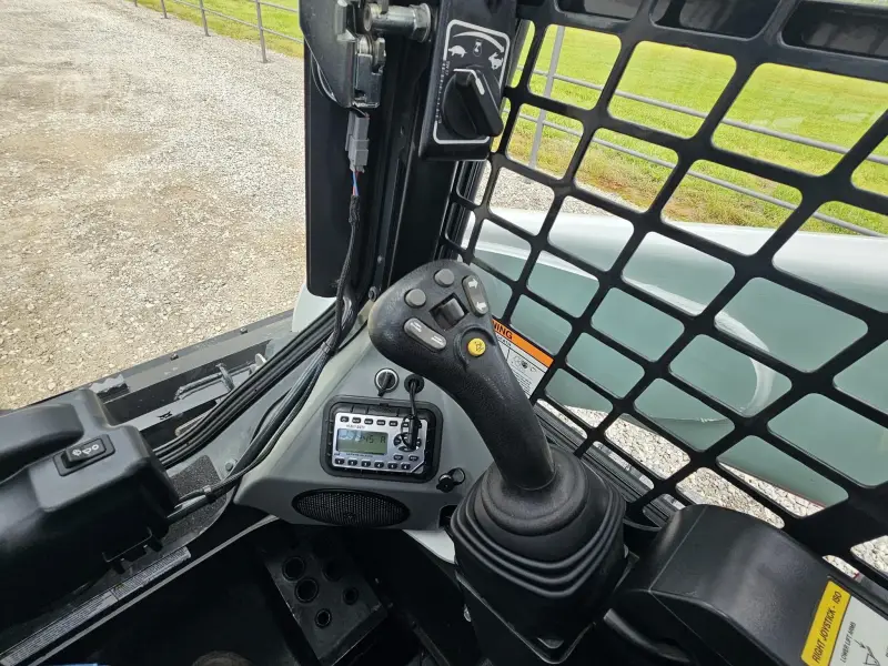 2020 Bobcat T770 photo 38