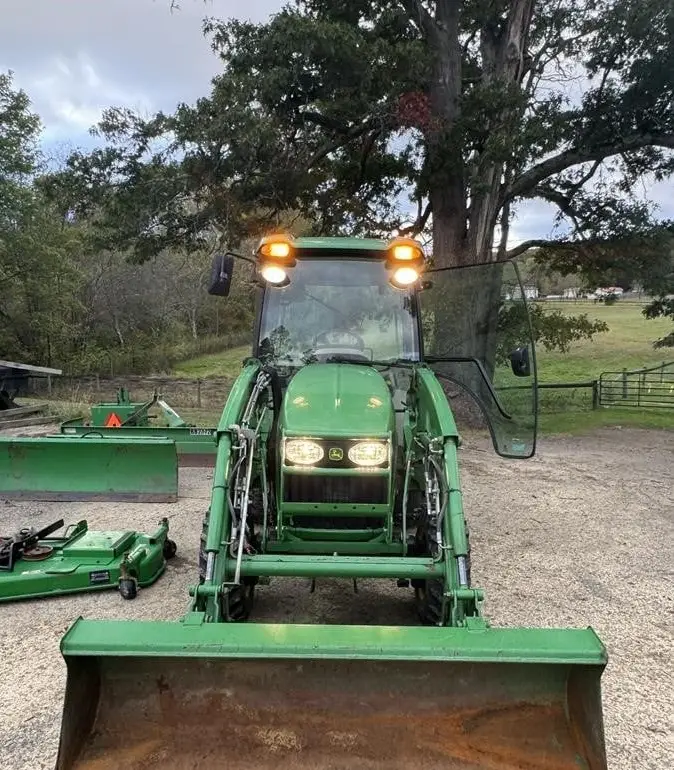 2010 JOHN DEERE 3720 + Attachments photo 33