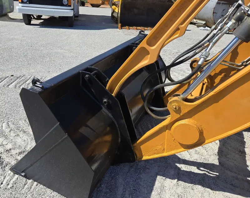 2016 Case 580 Super N photo 29