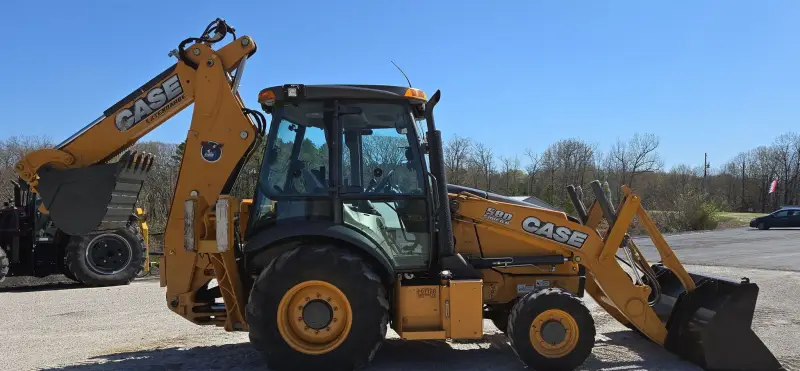 2016 Case 580 Super N photo 4