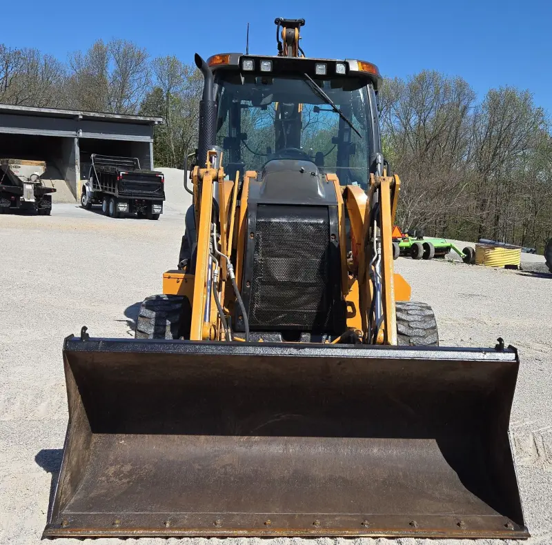 2016 Case 580 Super N photo 2