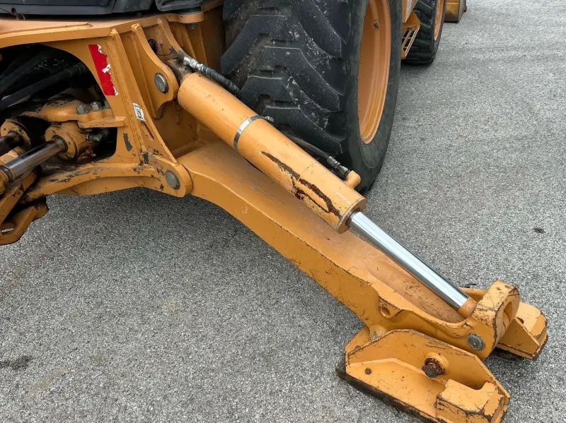 2010 Case 580 Super N photo 34