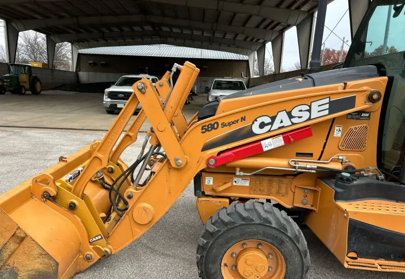 2010 Case 580 Super N photo 18