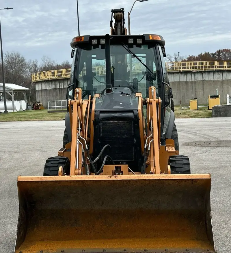 2010 Case 580 Super N photo 2