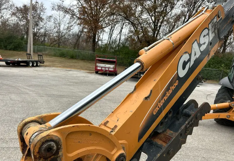 2010 Case 580 Super N photo 39