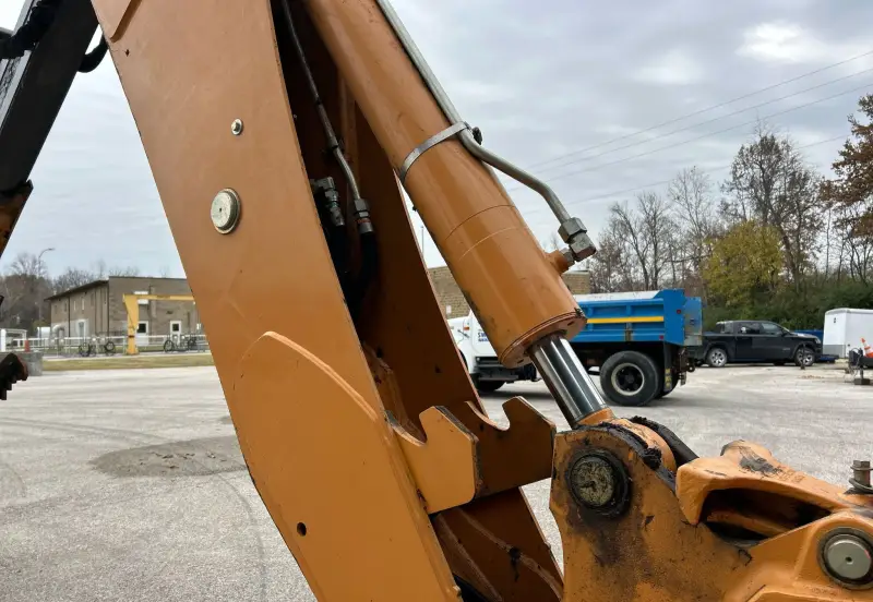 2010 Case 580 Super N photo 36