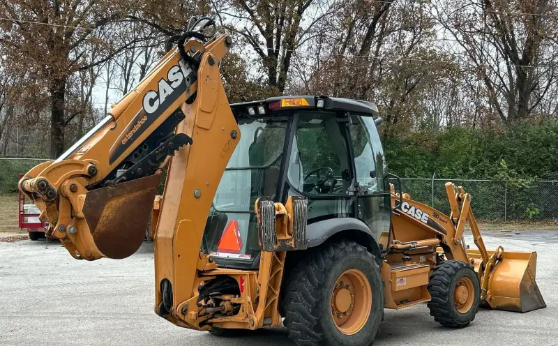 2010 Case 580 Super N photo 5