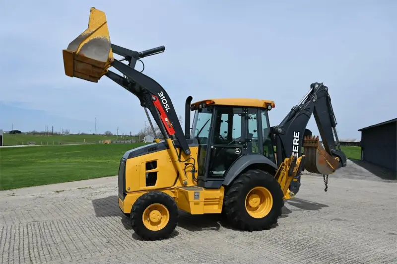 2015 John Deere 310SL photo 5