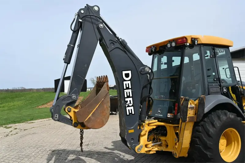 2015 John Deere 310SL photo 11