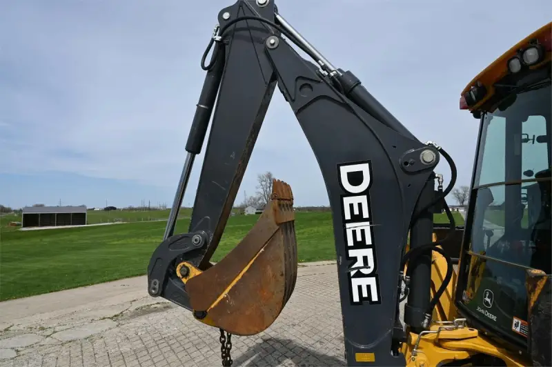 2015 John Deere 310SL photo 12