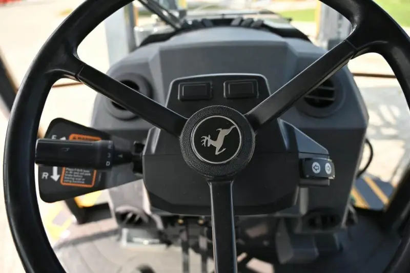 2016 John Deere 310L photo 19