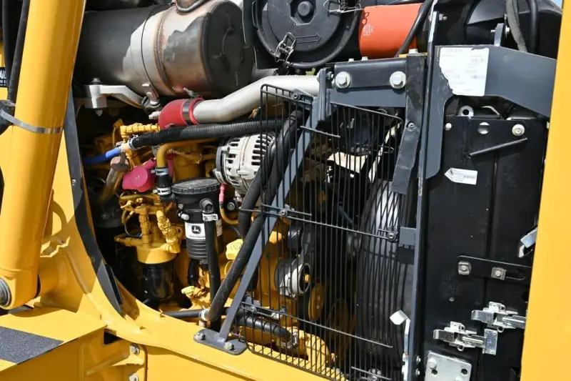 2016 John Deere 310L photo 15