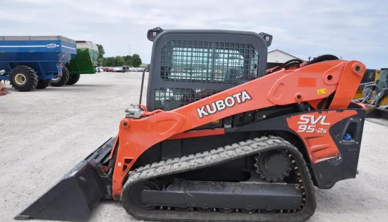 2017 Kubota SVL95-2S photo 9