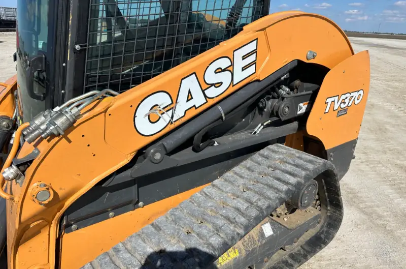 2019 Case TV370 photo 10