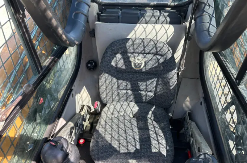2019 Case TV370 photo 37