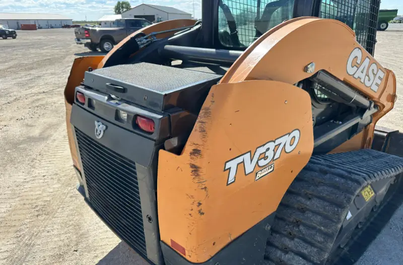 2019 Case TV370 photo 24