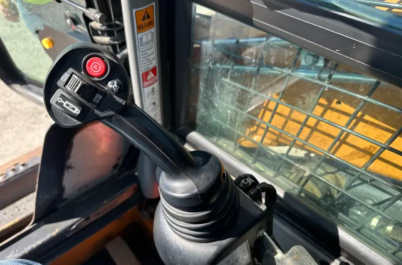 2019 Case TV370 photo 46