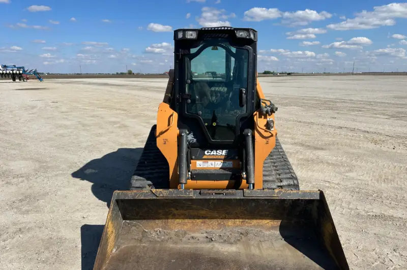 2019 Case TV370 photo 2