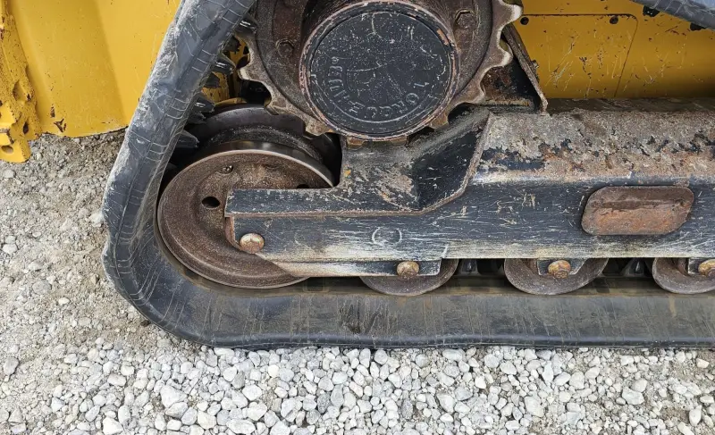 2016 John Deere 323E photo 27