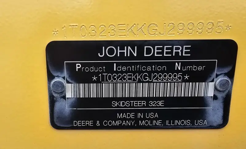 2016 John Deere 323E photo 24