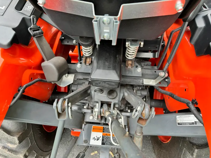 2014 Kubota B2920 Tractor Loader Snowblower photo 35
