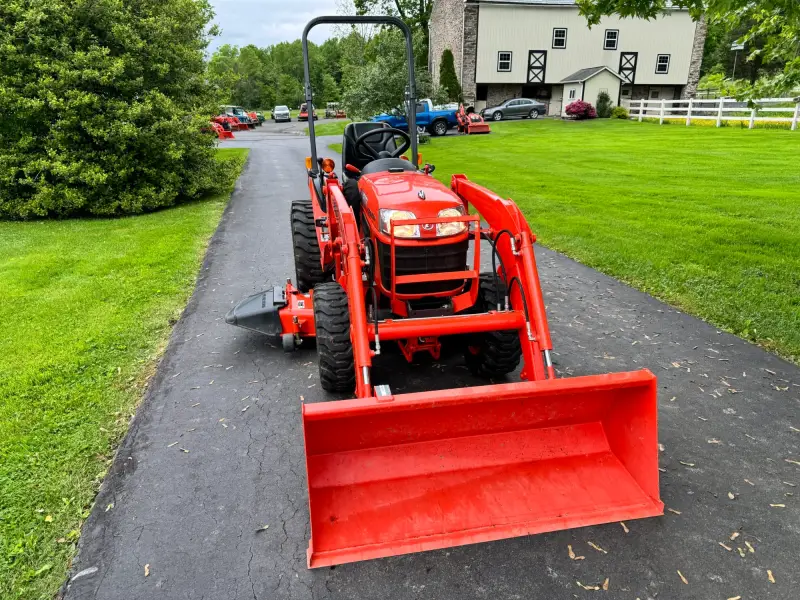 2014 Kubota B2920 Tractor Loader Snowblower photo 16