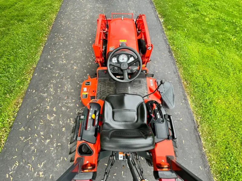 2014 Kubota B2920 Tractor Loader Snowblower photo 15