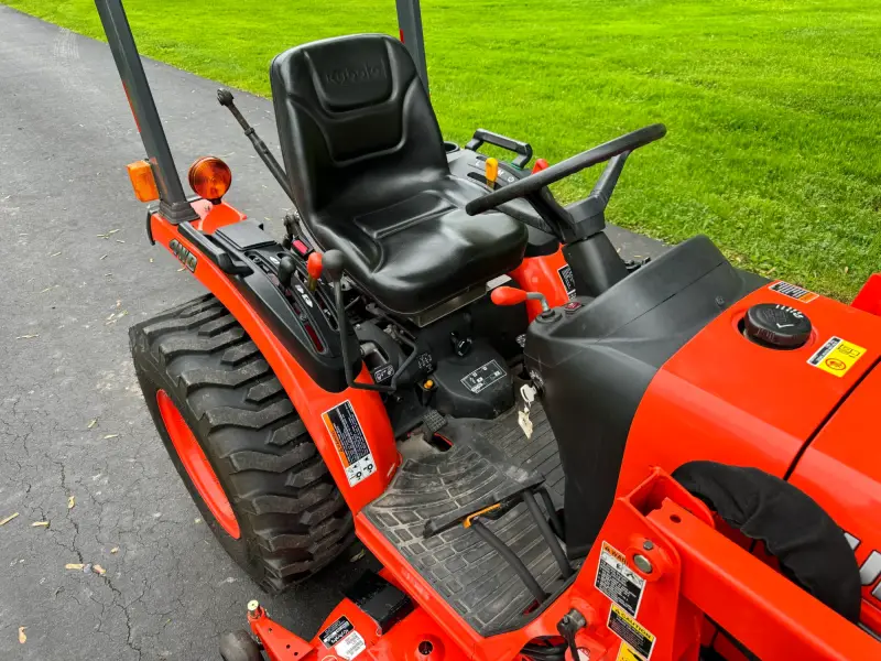 2014 Kubota B2920 Tractor Loader Snowblower photo 20