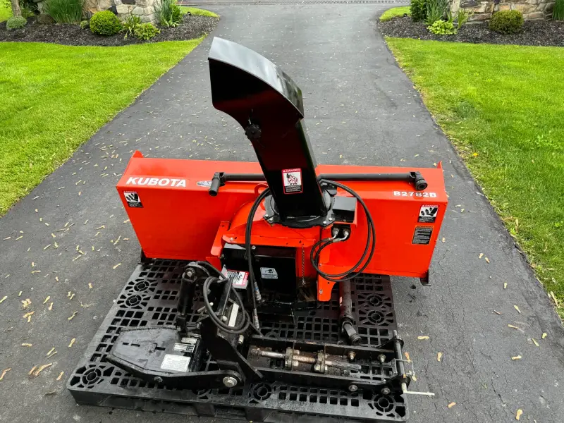 2014 Kubota B2920 Tractor Loader Snowblower photo 5
