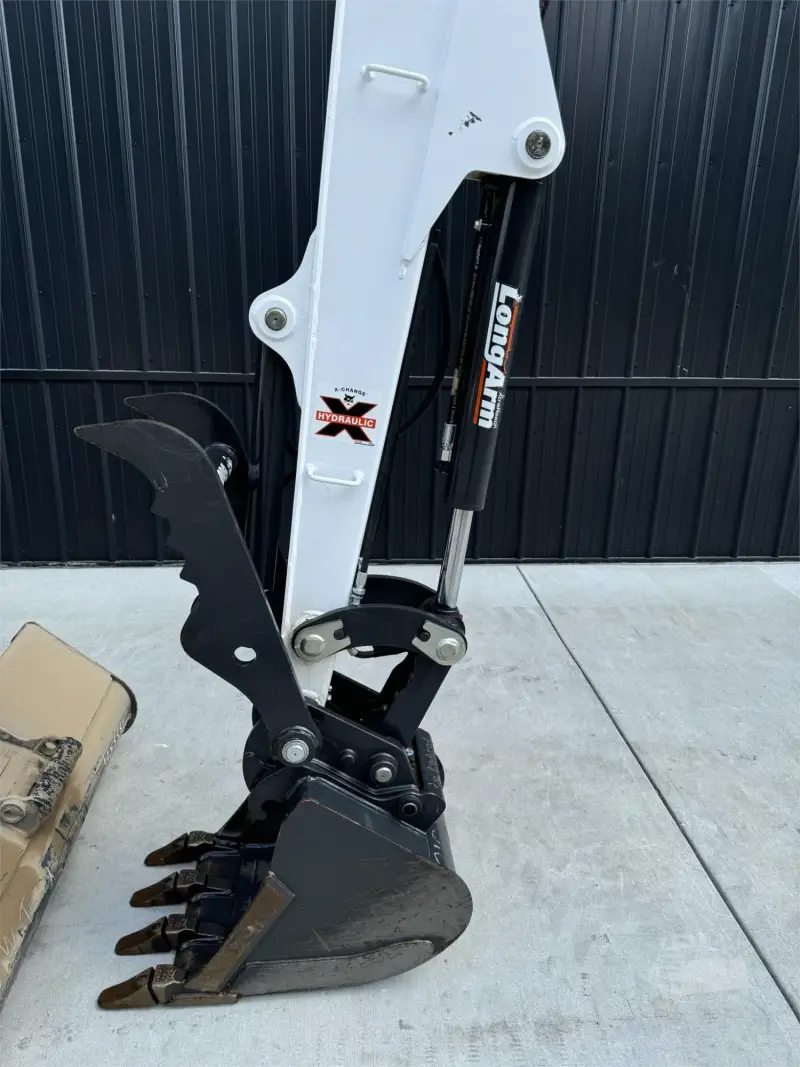2019 BOBCAT E35I photo 4