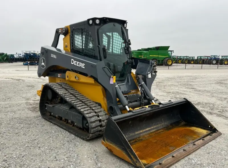 2016 John Deere 333G photo 3
