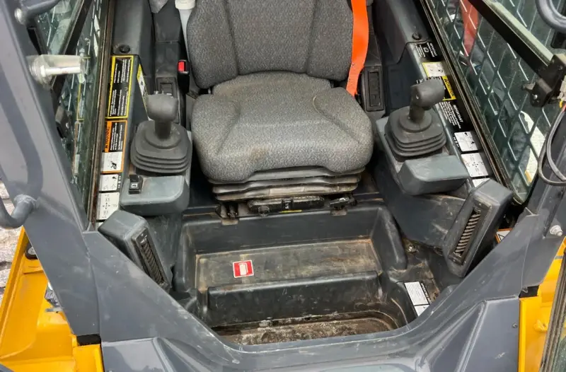 2016 John Deere 333G photo 20