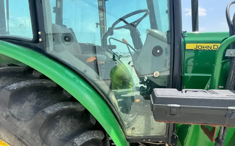 2011 John Deere 5093E MFWD photo 36