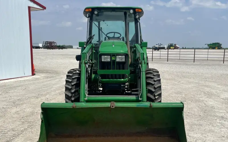 2011 John Deere 5093E MFWD photo 31