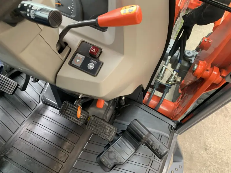 2010 Kubota Grand L Series L5240HSTC photo 34