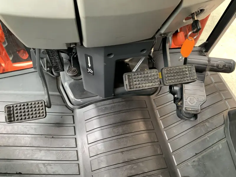 2010 Kubota Grand L Series L5240HSTC photo 35