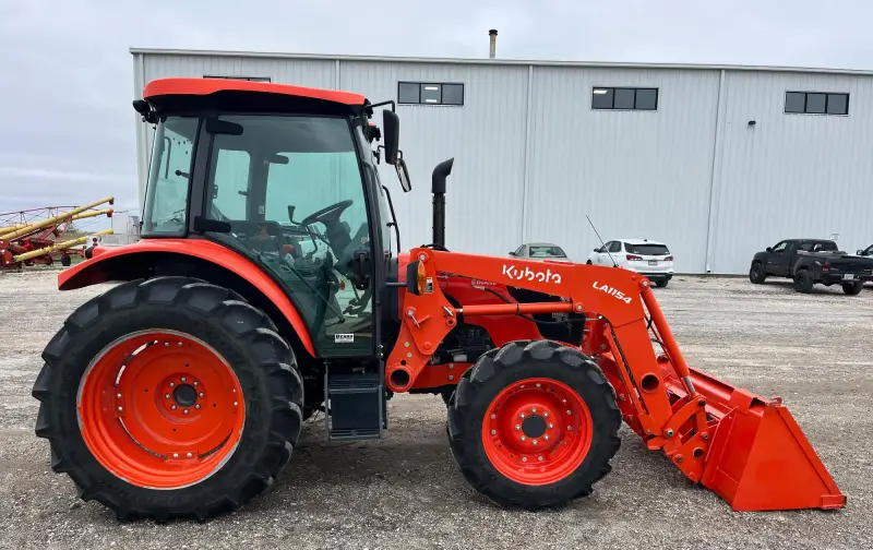 2021 Kubota M4-071D Deluxe MFWD Tractor W/Loader | Agriculture photo 4