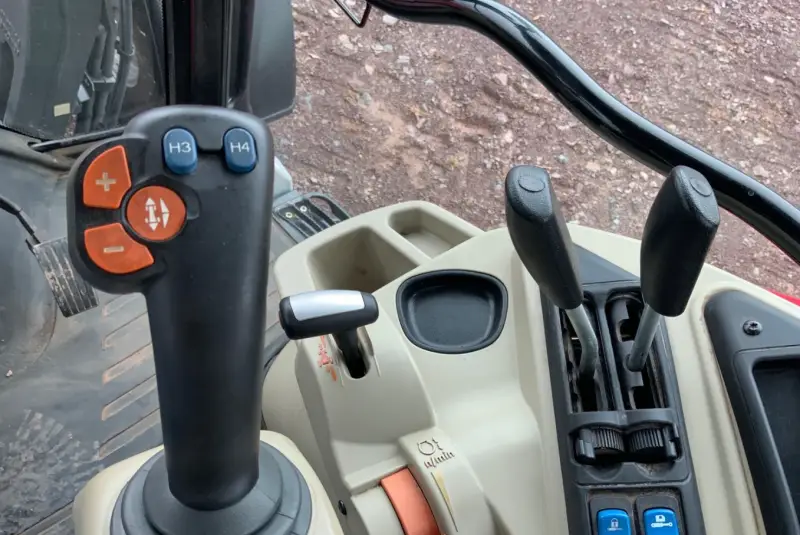 2018 Massey Ferguson 5713SL MFWD photo 64
