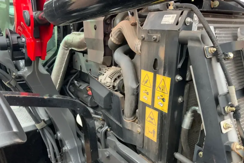 2018 Massey Ferguson 5713SL MFWD photo 40