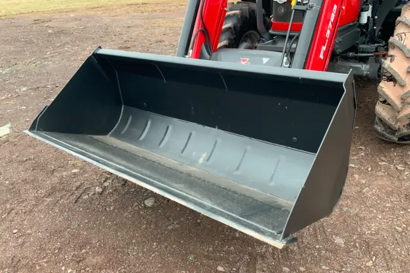 2018 Massey Ferguson 5713SL MFWD photo 26